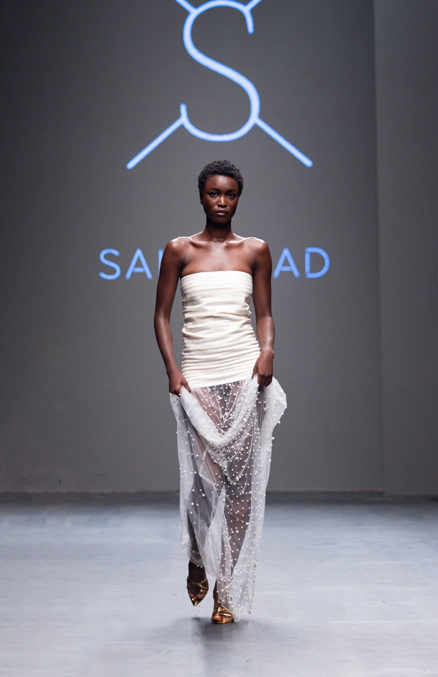 Safara – White Sfifa & Tulle Gown